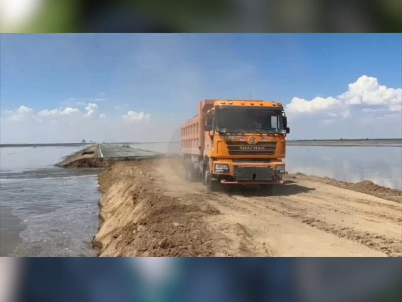 Восстановлено 80% автодороги Атырау-Уральск, размытого во время паводка